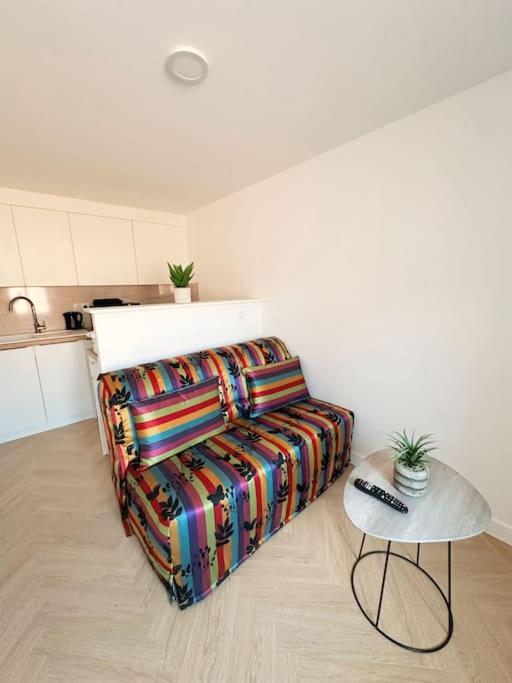 Pont-de-Veyle Le Studio - Cocon Scandinave - Parking Gratuit מראה חיצוני תמונה